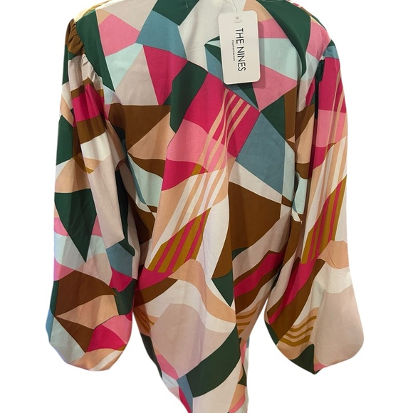 NWT Colorful Geometric Top - Picture 2 of 3